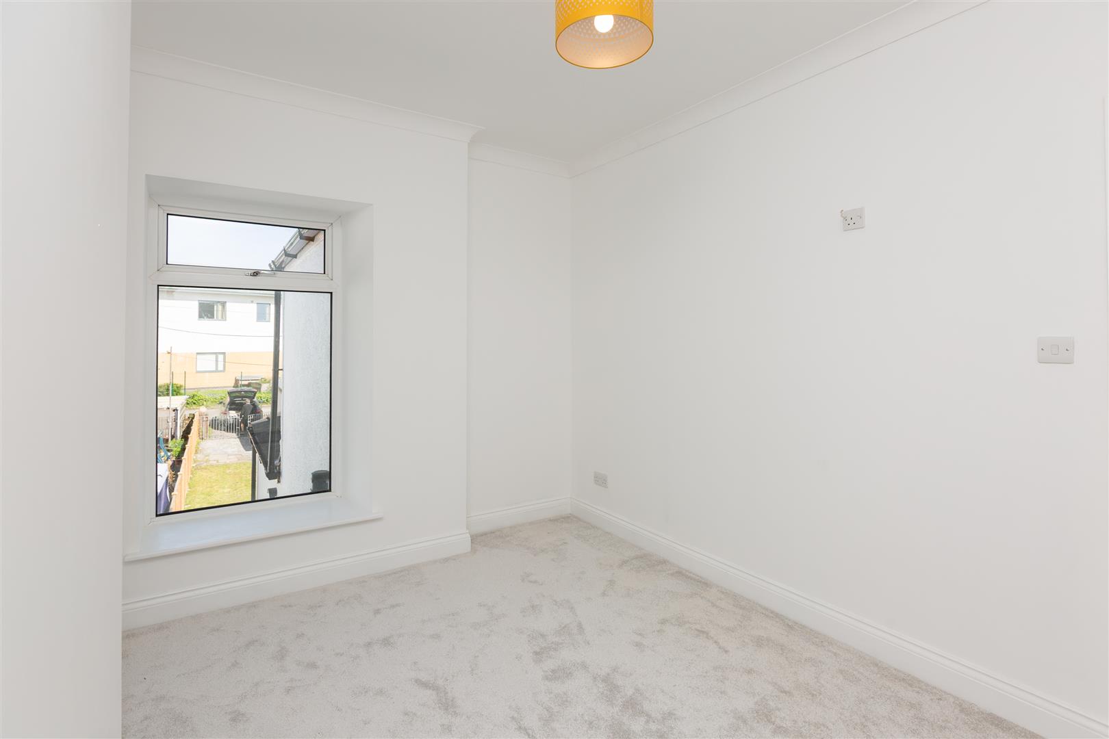 High Street, Clydach, Swansea, SA6 5LN